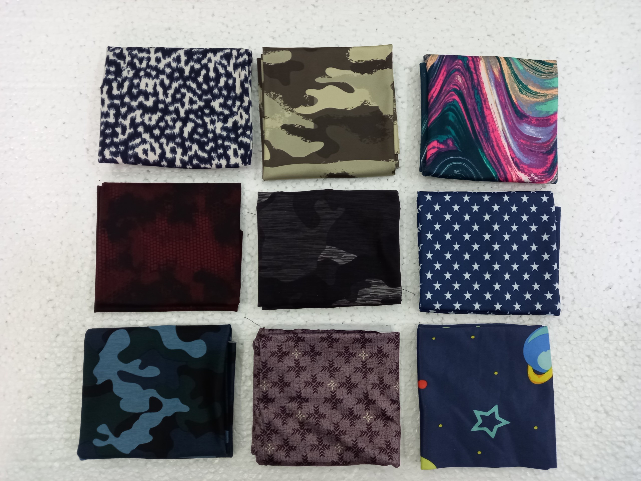 [HCM] Multi-purpose towel for backpacking, thick fabric, dustproof mask (Random color delivery)
