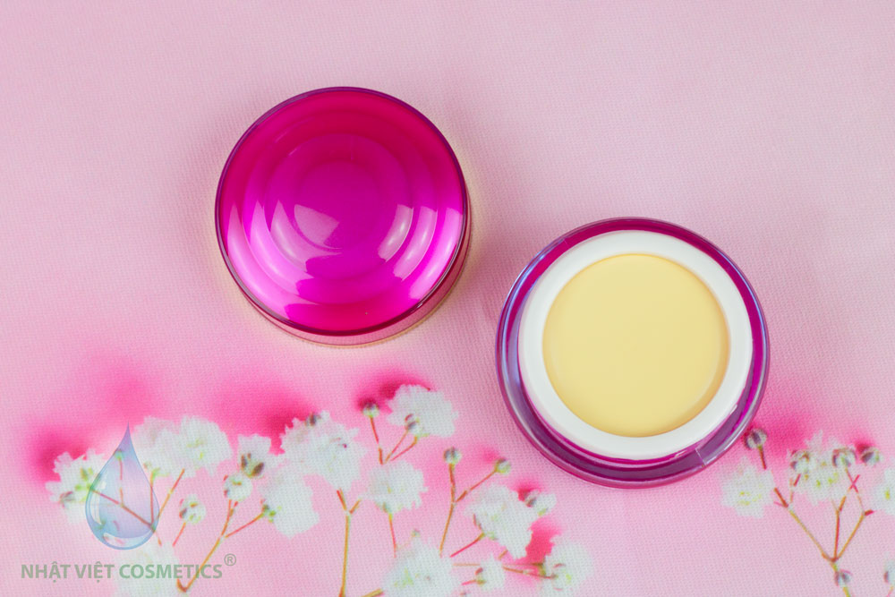Kem dưỡng trắng, Ngừa nhăn, Ngăn lão hóa, Se khít lỗ chân lông Trà xanh và Serum NHẬT VIỆT COSMETICS - 13g