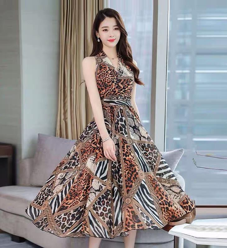 ĐẦM XÒE DỰ TIỆC HỌA TIẾT ĐỘC LẠ