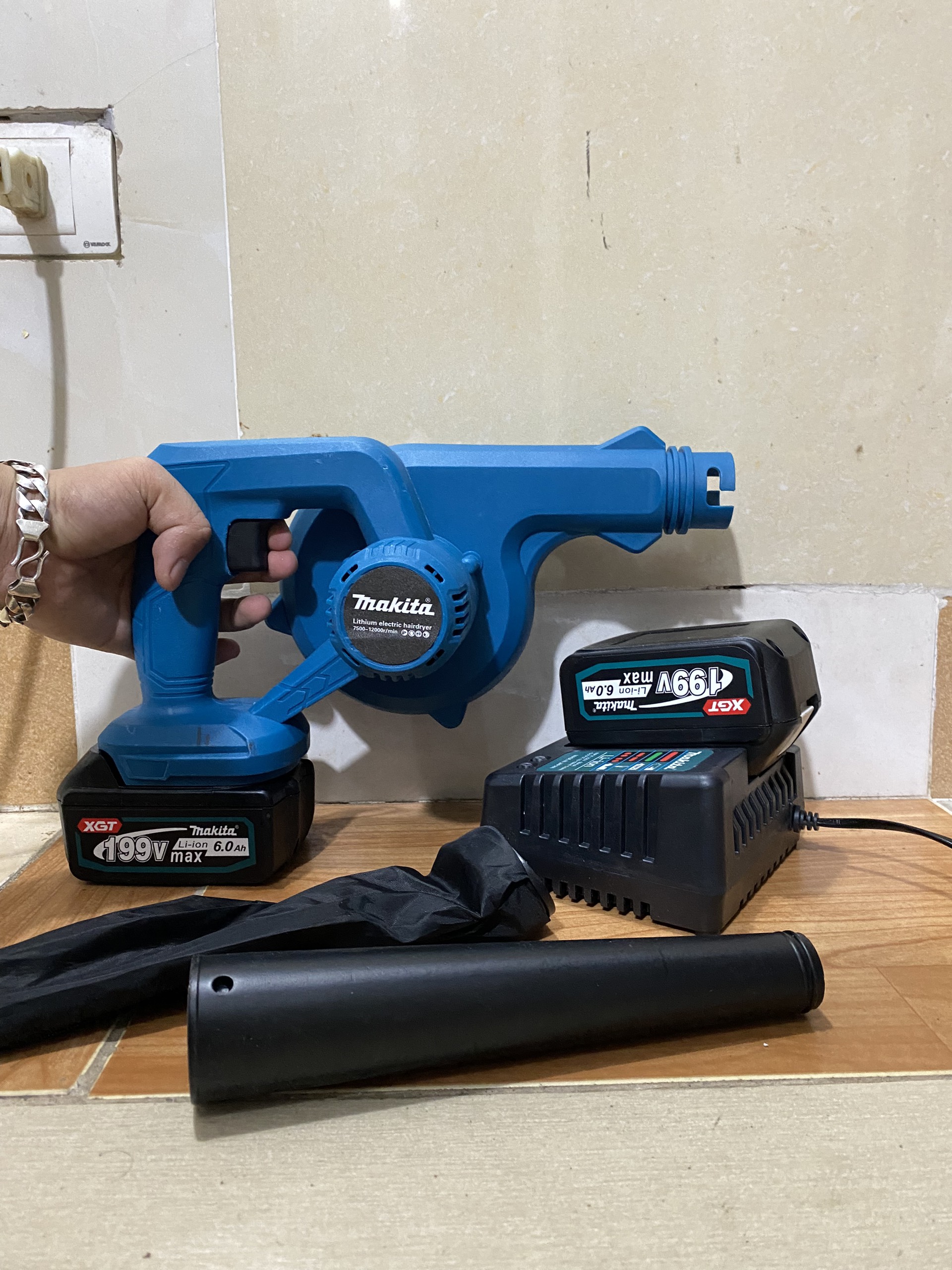 Máy thổi bụi pin Makita - Máy thổi bụi hút bụi 2 chiều