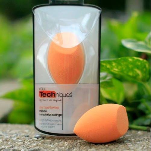 Mút tán kem nền Real Techniques