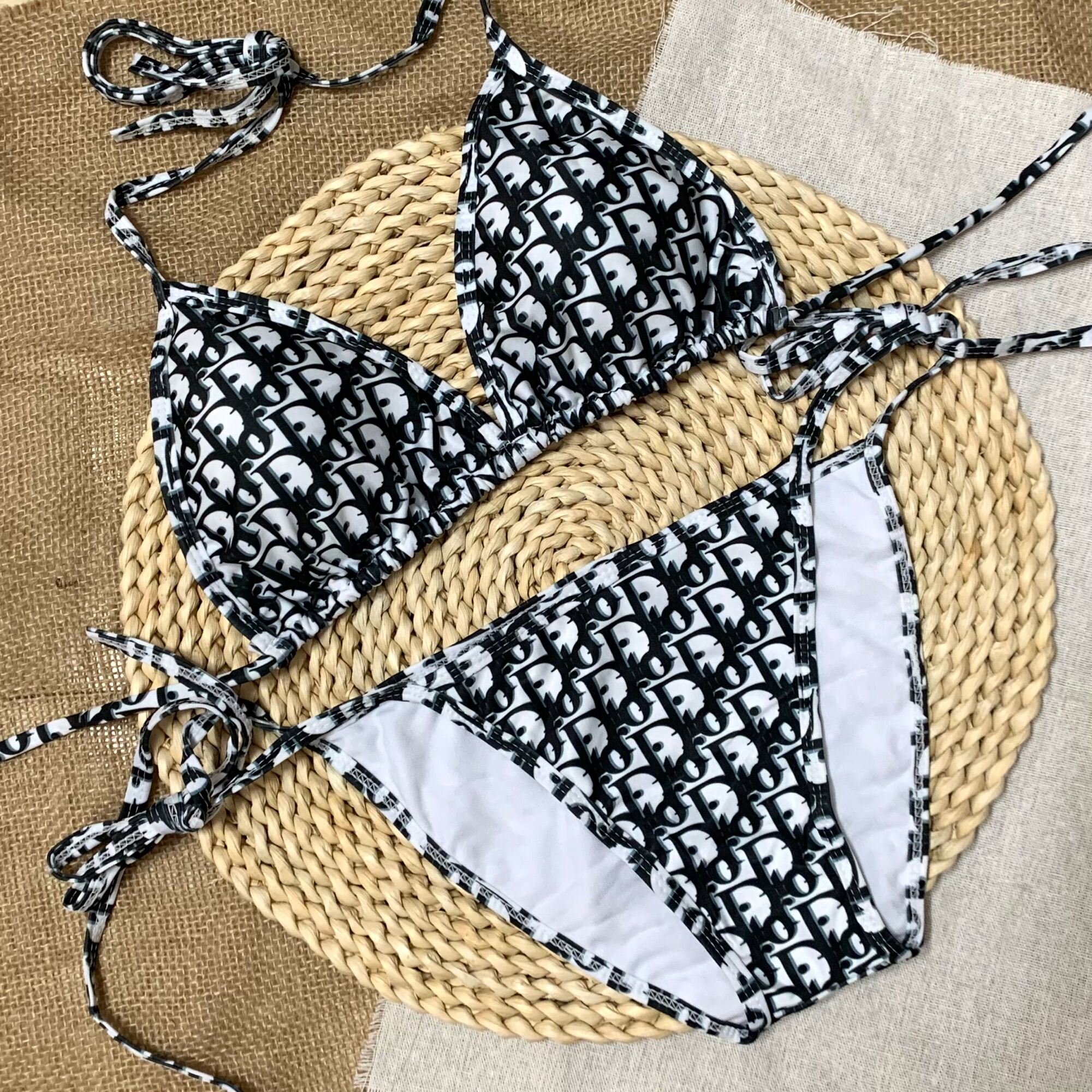 Bikini di-or đen siêu sexy.