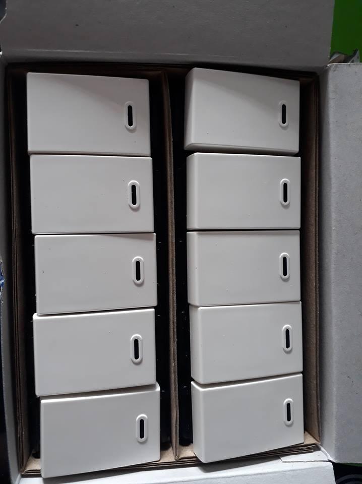 Combo 30 chiếc công tắc WIDE 5001-7SW(hạt to)