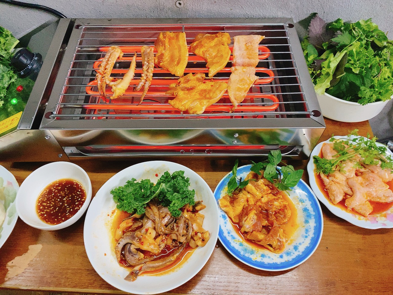 Bếp nướng BBQ dùng điện . Inox