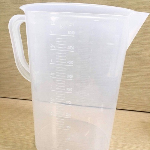 Ca đong nhựa 5L có vạch chia