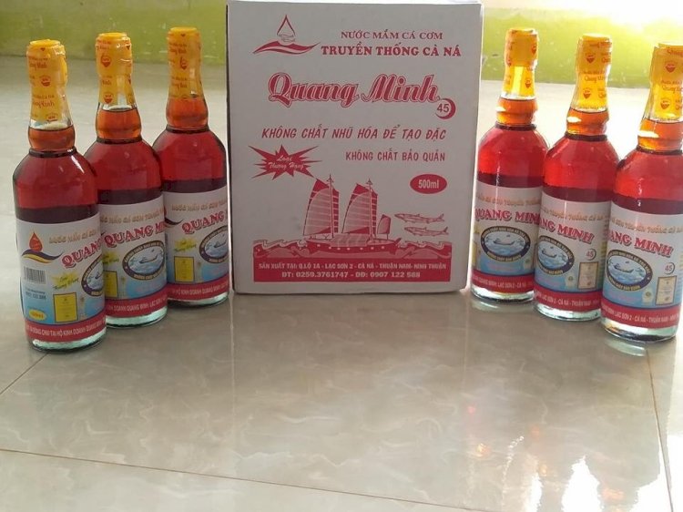 Nước mắm nhĩ Quang Minh
