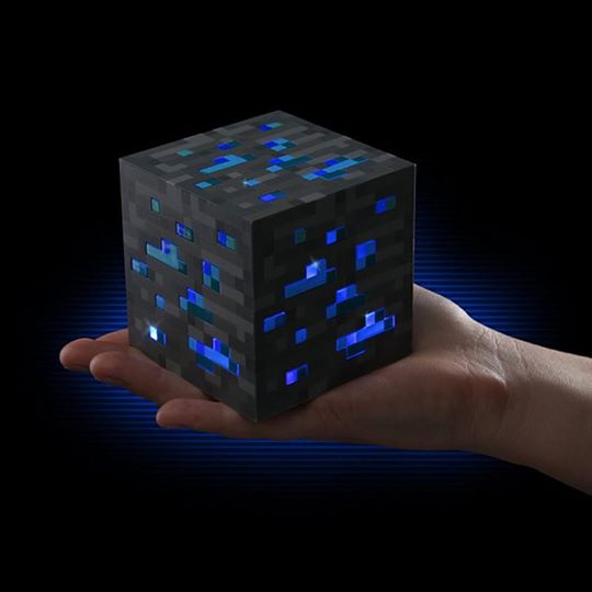 Đèn Đá đỏ và Đèn Kim cương Minecraft phát sáng 3 mức độ