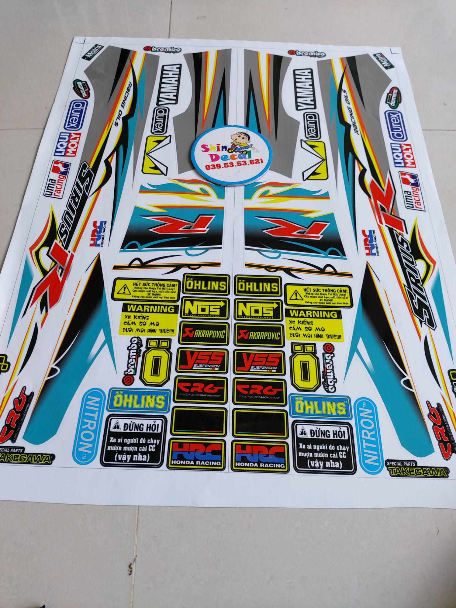 Tem sirius R dán xe trắng tặng logo