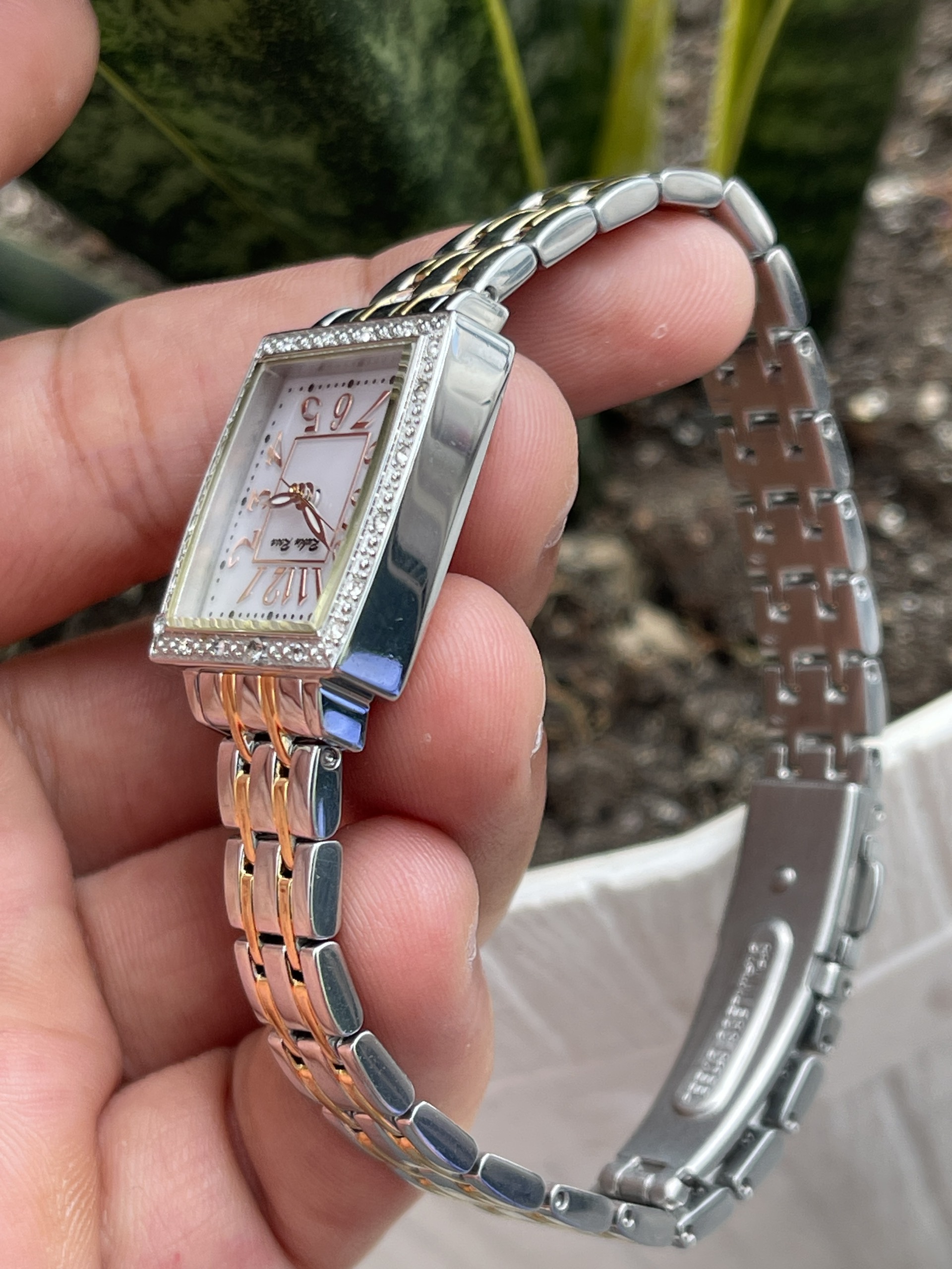 Đồng hồ nữ Rubin Rosa chạy pin hàng si
