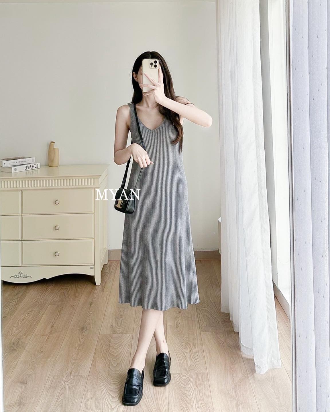 Váy len gân thu đông màu trơn myan đầm midi 2 dây cổ v màu đen ghi, be, nâu, tím v112204