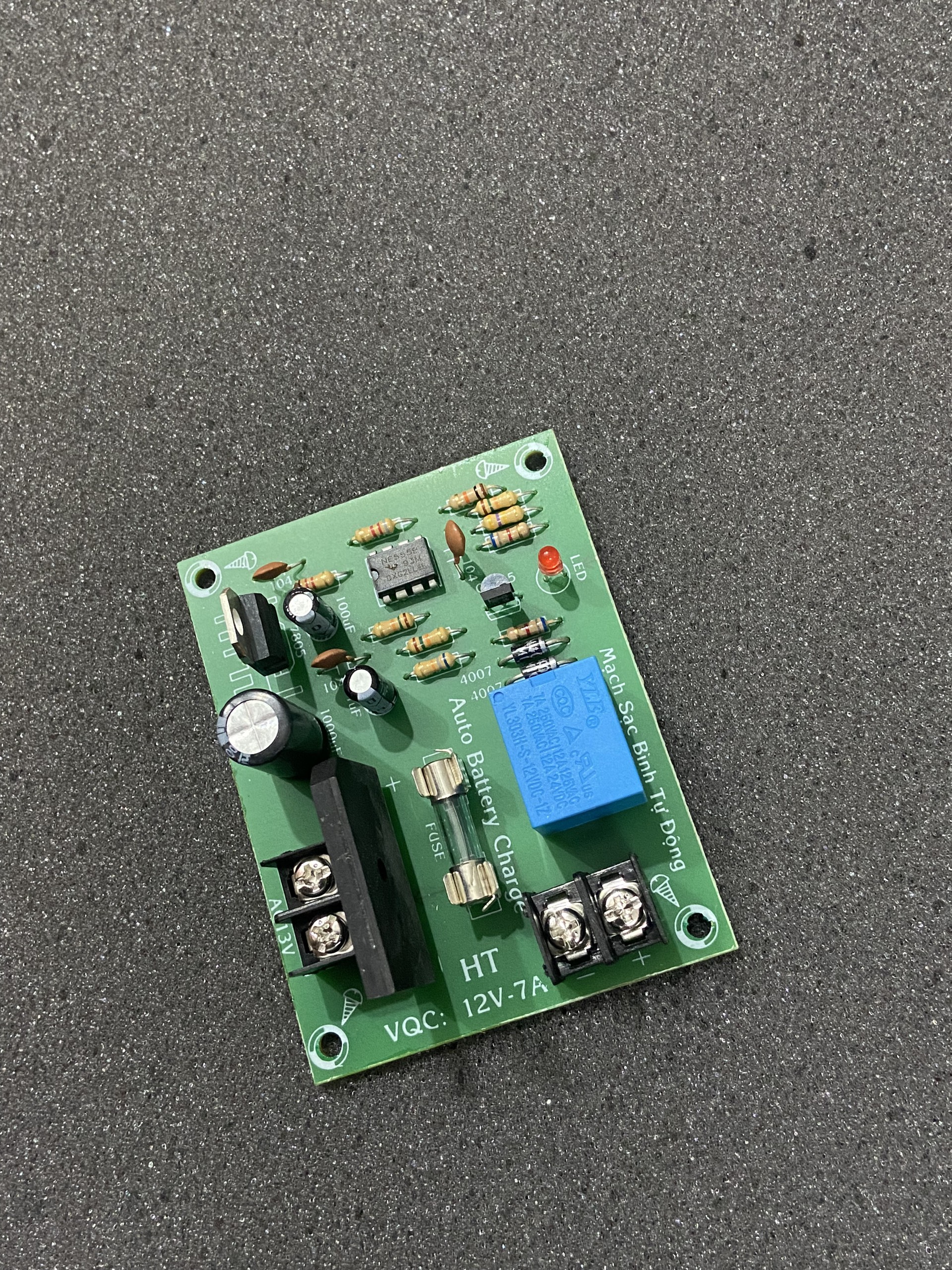Mạch sạc bình ắc quy 12v tự ngắt