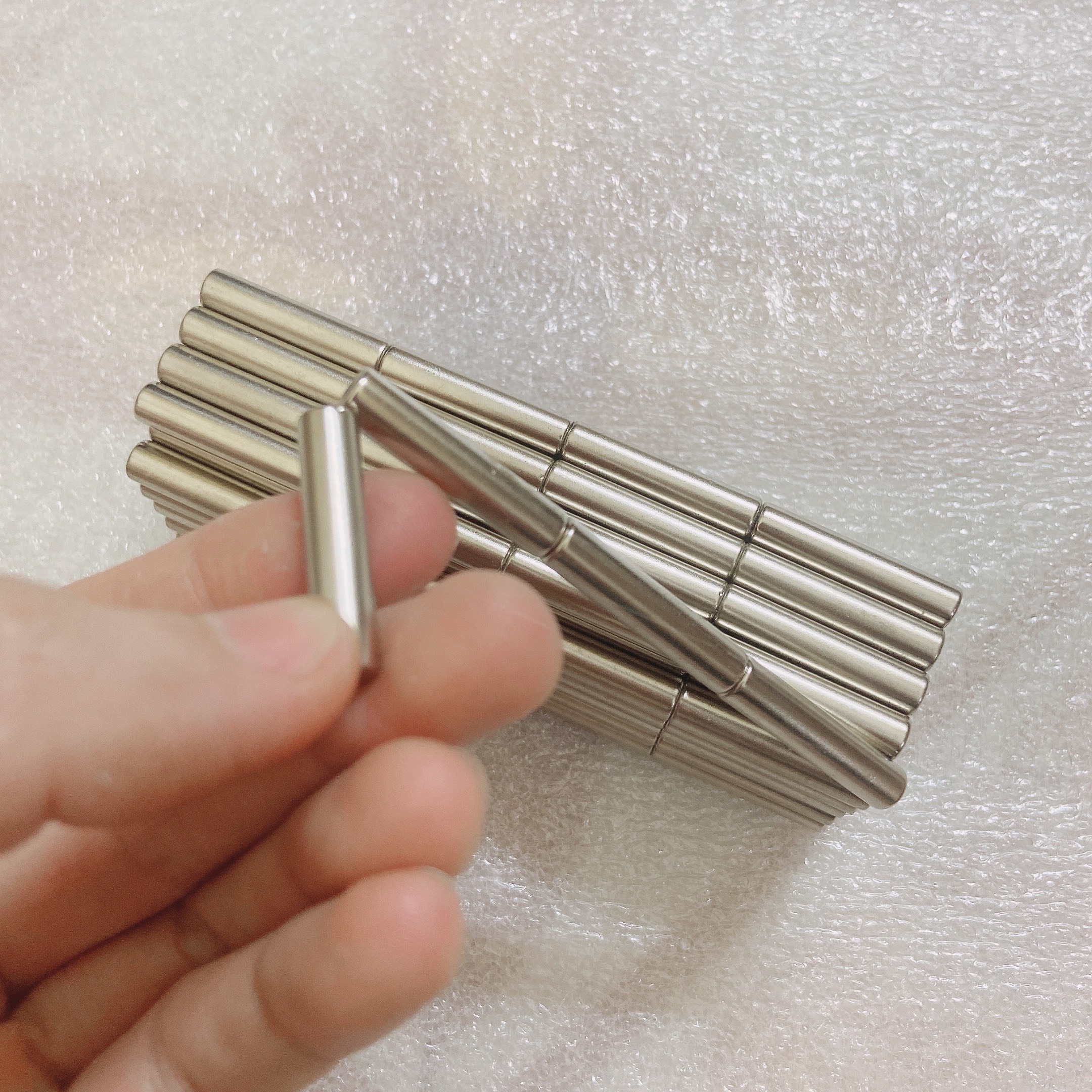 NAM CHÂM VIÊN ĐẤT HIẾM KÍCH THƯỚC 6X30MM
