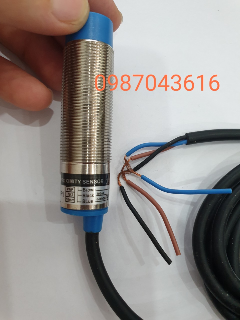 Cảm biến tiệm cận Omron tiệm cận E2E- X10MF1 phi 18 PNP No 6-36VDC