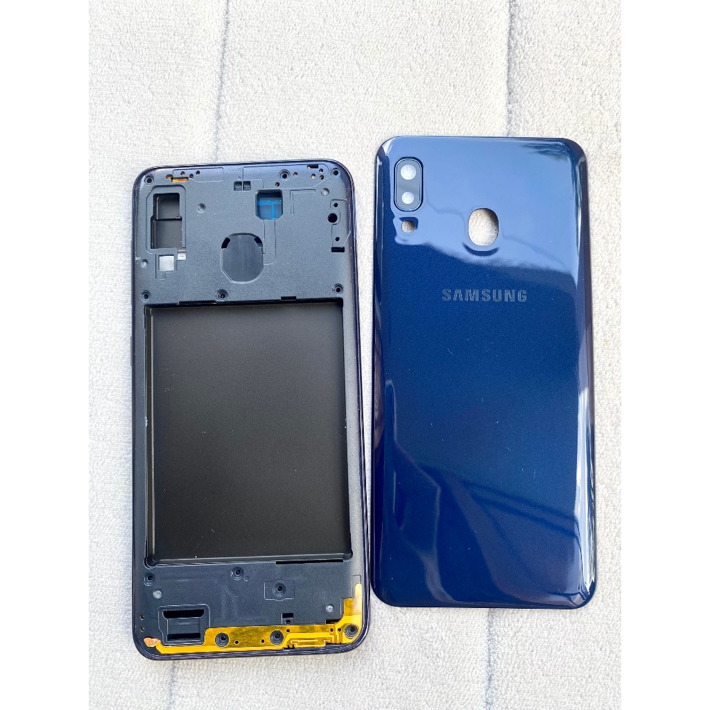 Bộ vỏ samsung A20 gồm khung sườn, khay sim, kính camera