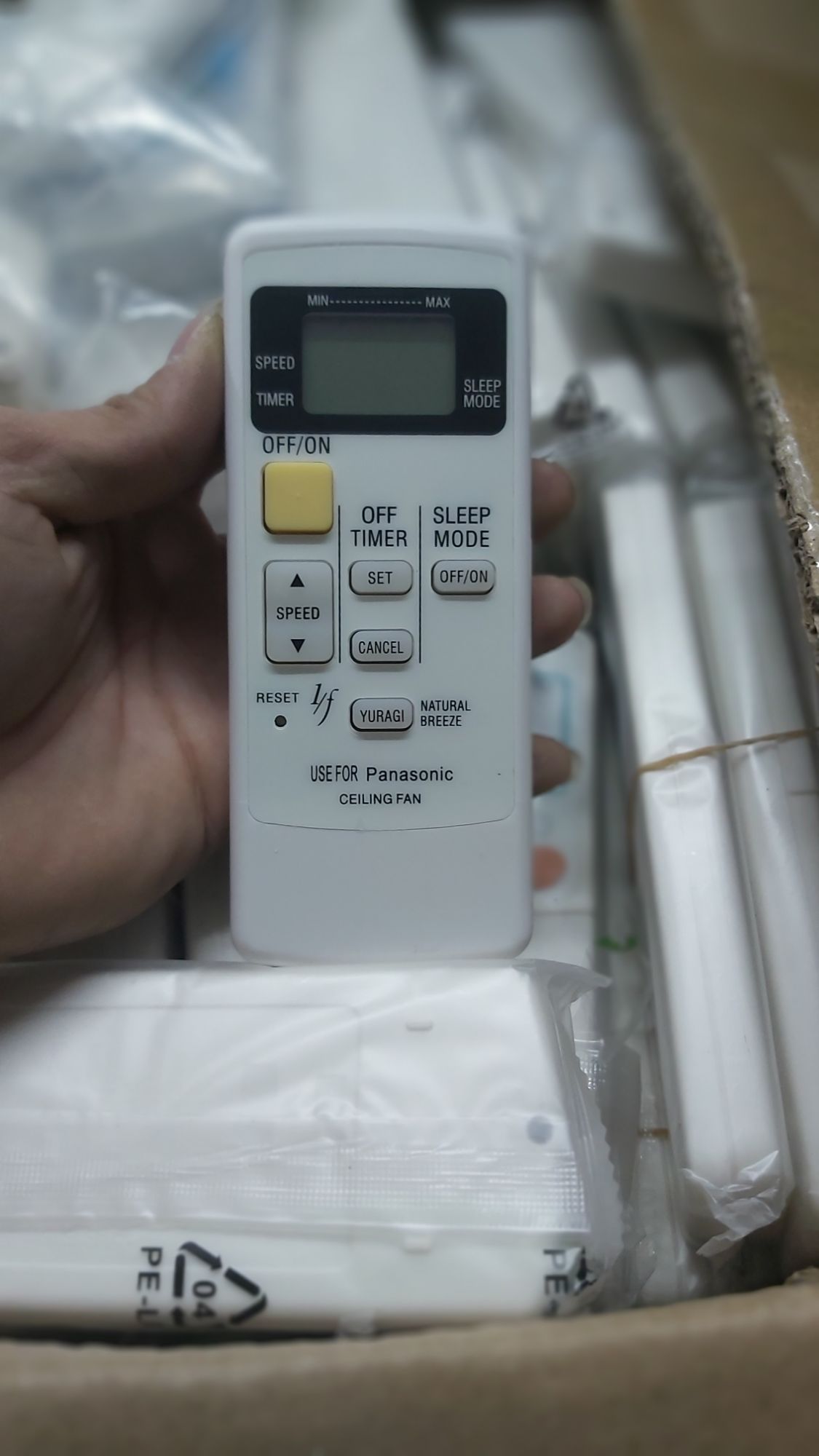 điều khiển quạt trần panasonic 5 cánh