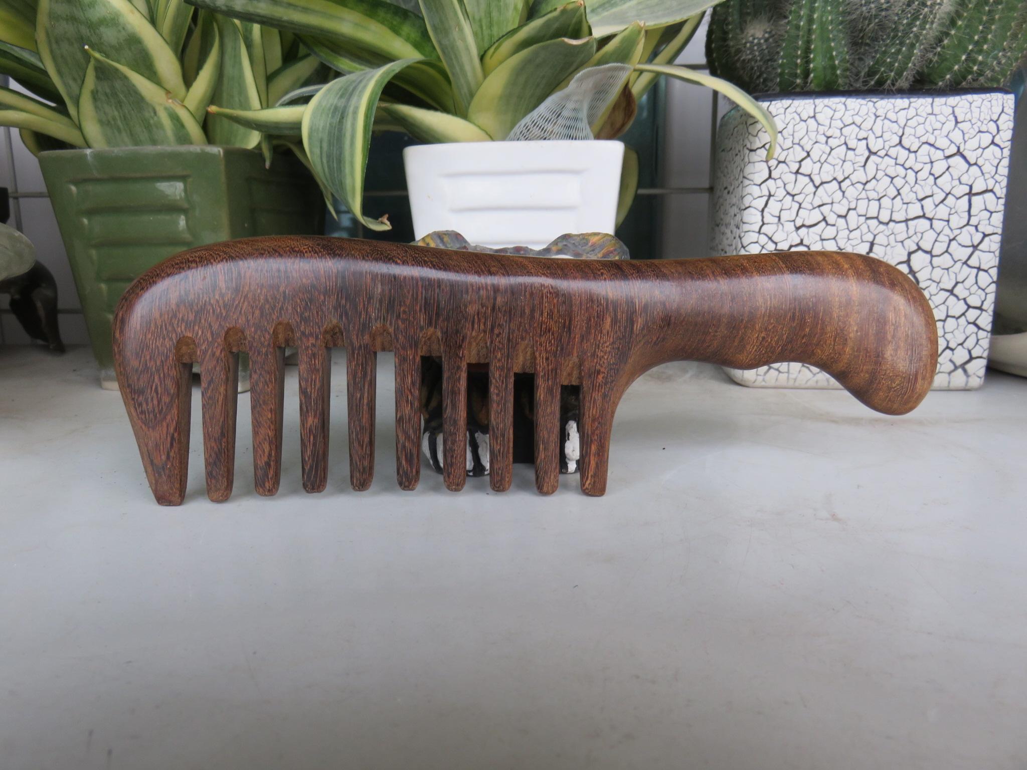 Lược gỗ đàn hương (răng thưa) Mã 1903