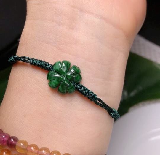 Vòng Tay Chỉ Đỏ Cỏ Bốn Lá Đá Cẩm Thạch