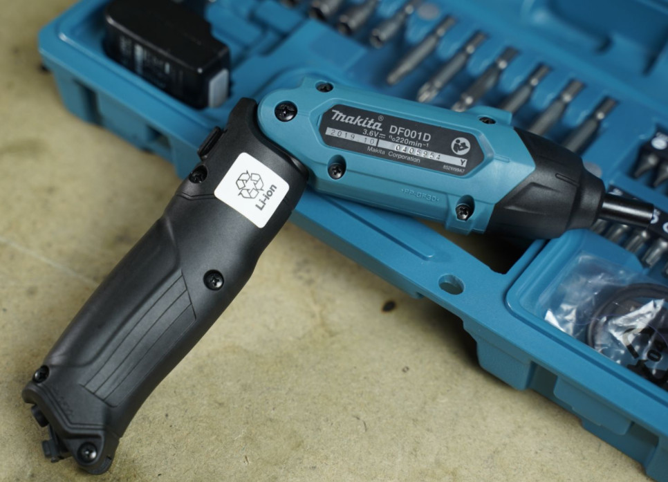 Máy vặn vít dùng pin Makita - DF001DW