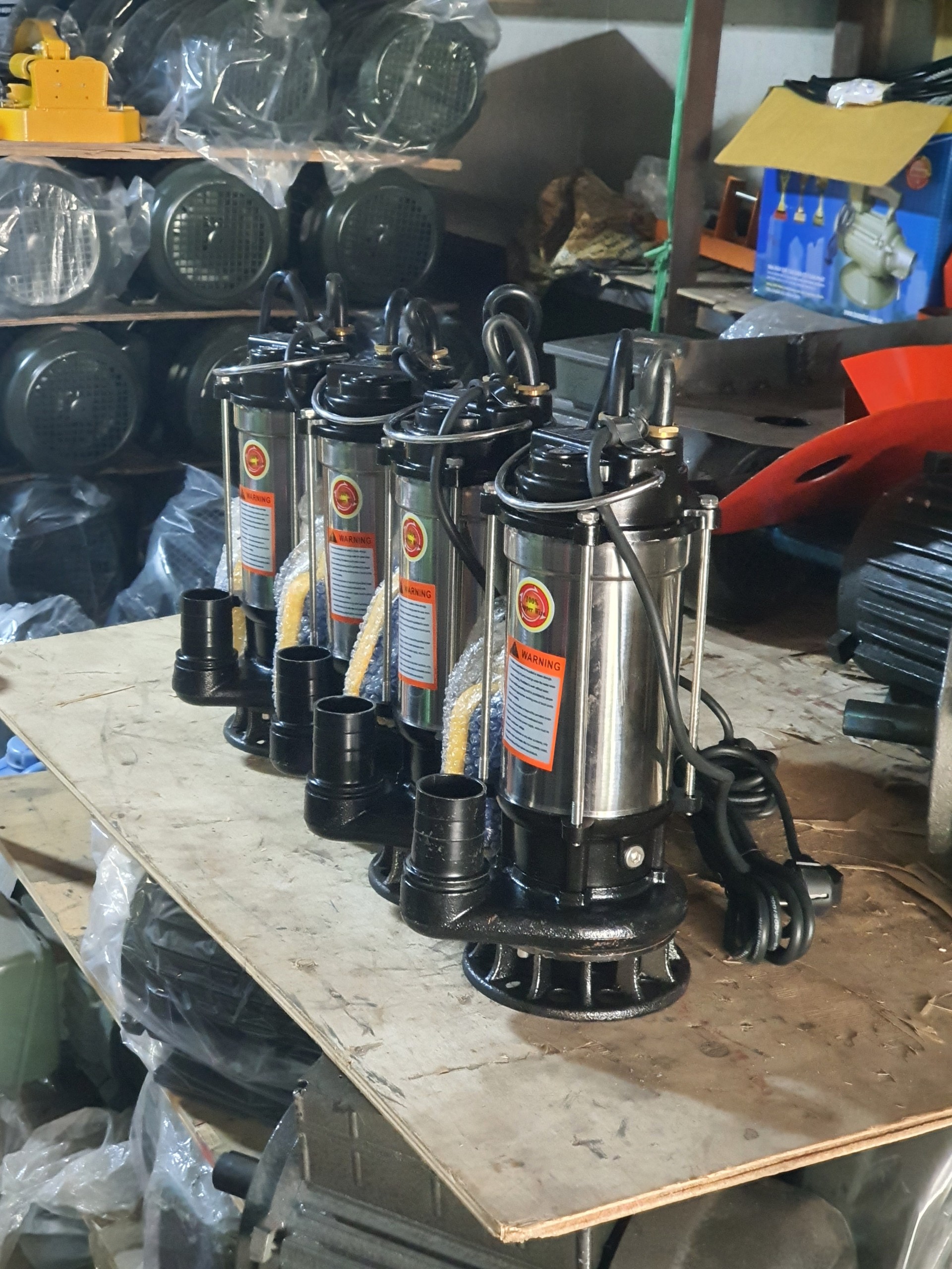 Bơm Chìm 1/2HP ( 370W) Có Phao -220V