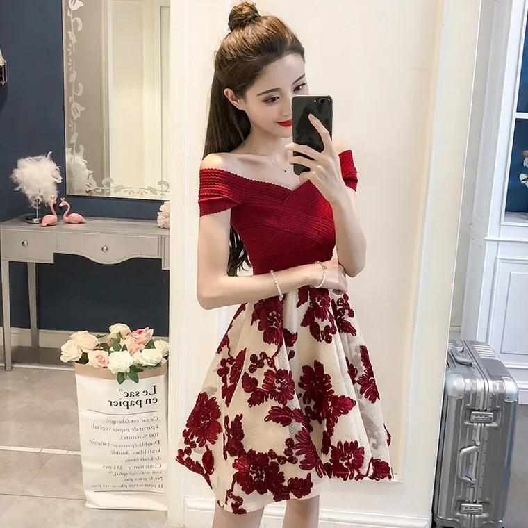 [HCM]ĐẦM XÒE TRỄ VAI THIẾT KẾ HỞ LƯNG - V49