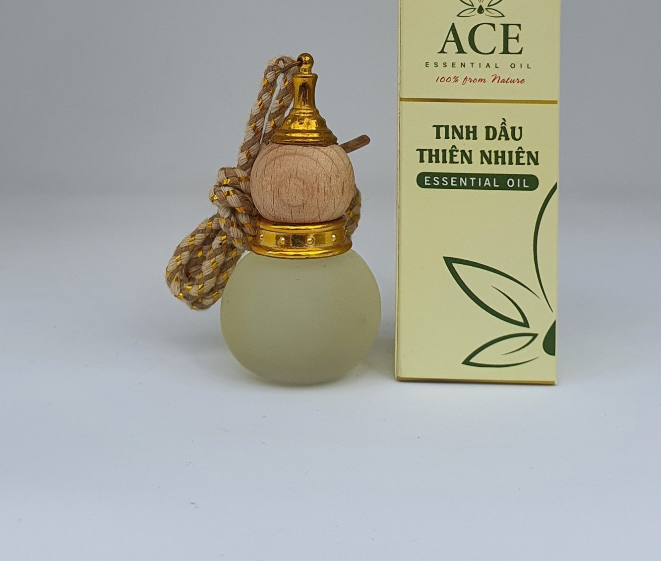 Tinh dầu xá xị treo xe