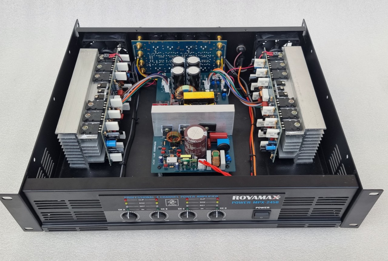Cục đẩy 4 kênh 24 sò nguồn xung ROYAMAX