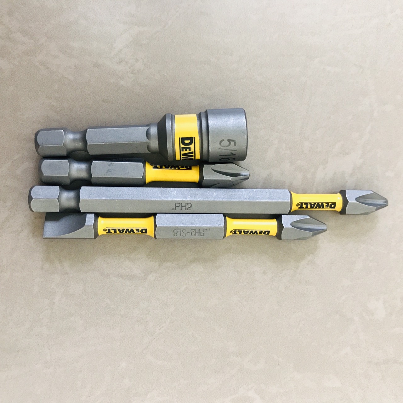 Bộ 4 Mũi Vít DeWalt Có Từ Nhập Hàng Bãi Nhật