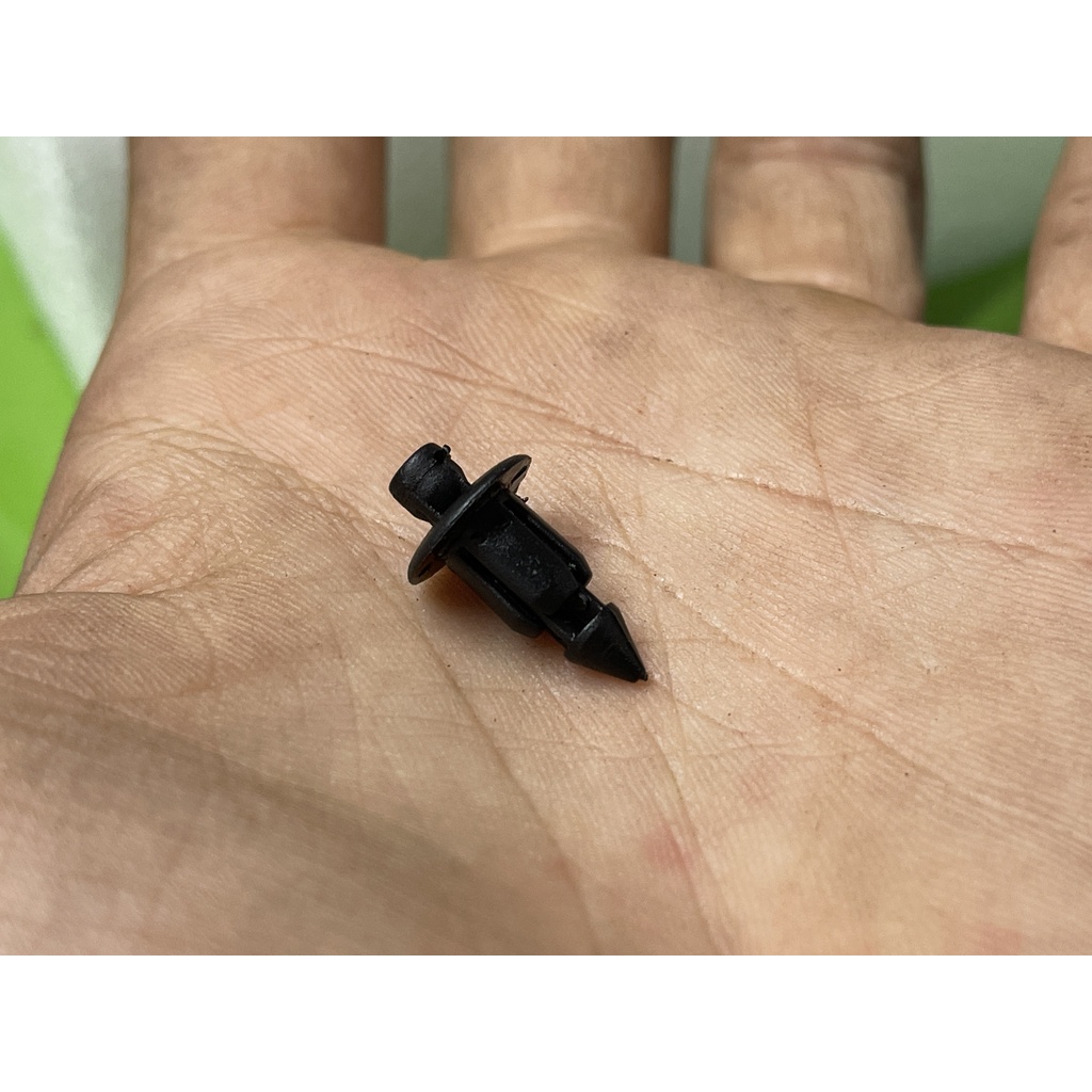 Ốc bấm - Chốt nhựa dàn áo xe Winner ( X )