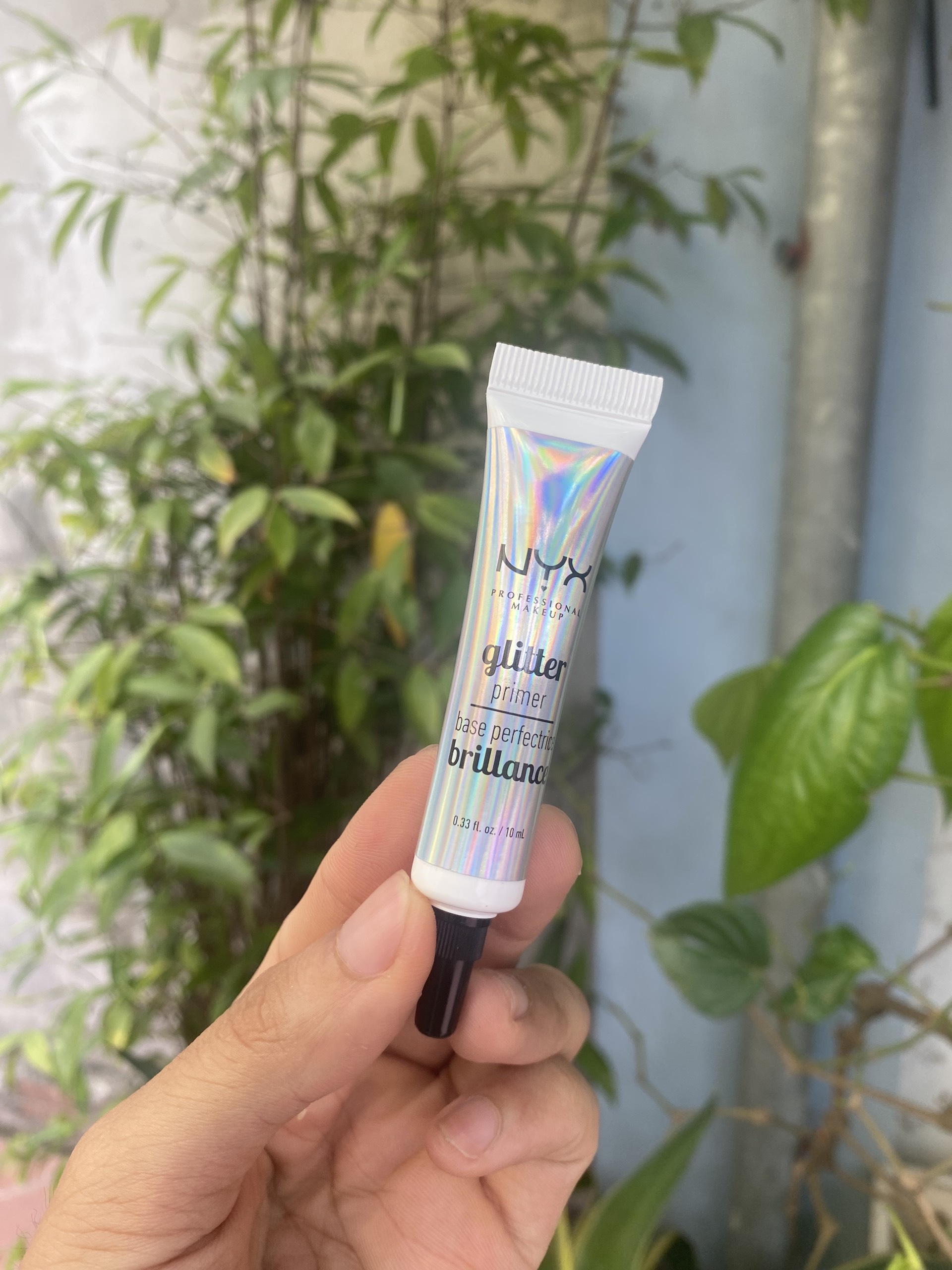 Kem lót nhũ mắt NYX Glitter Primer ( Giúp lớp nhũ bám vào da )