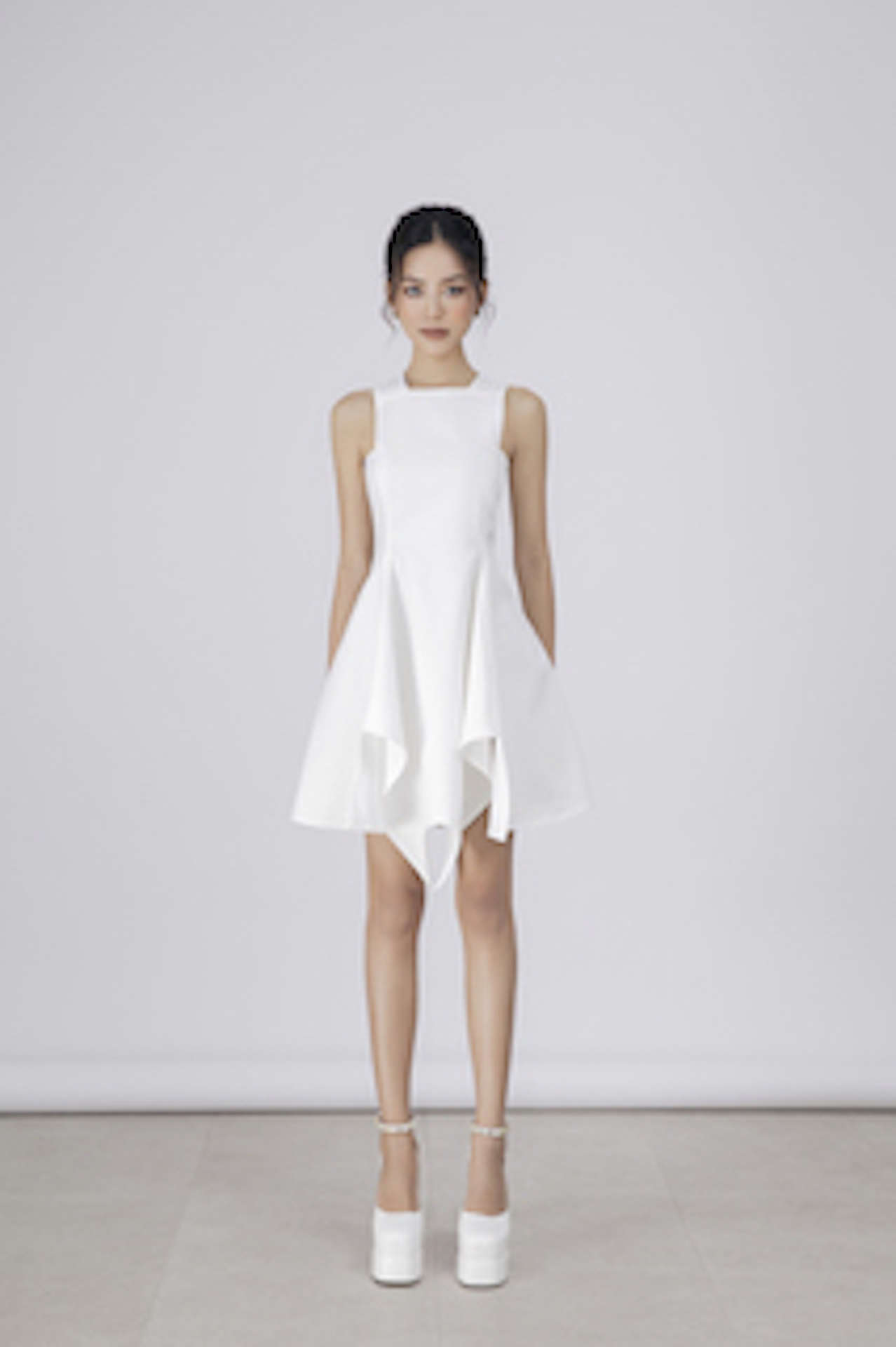 Des Fleurs Đầm liền thân trắng - Sisley Structured Dress