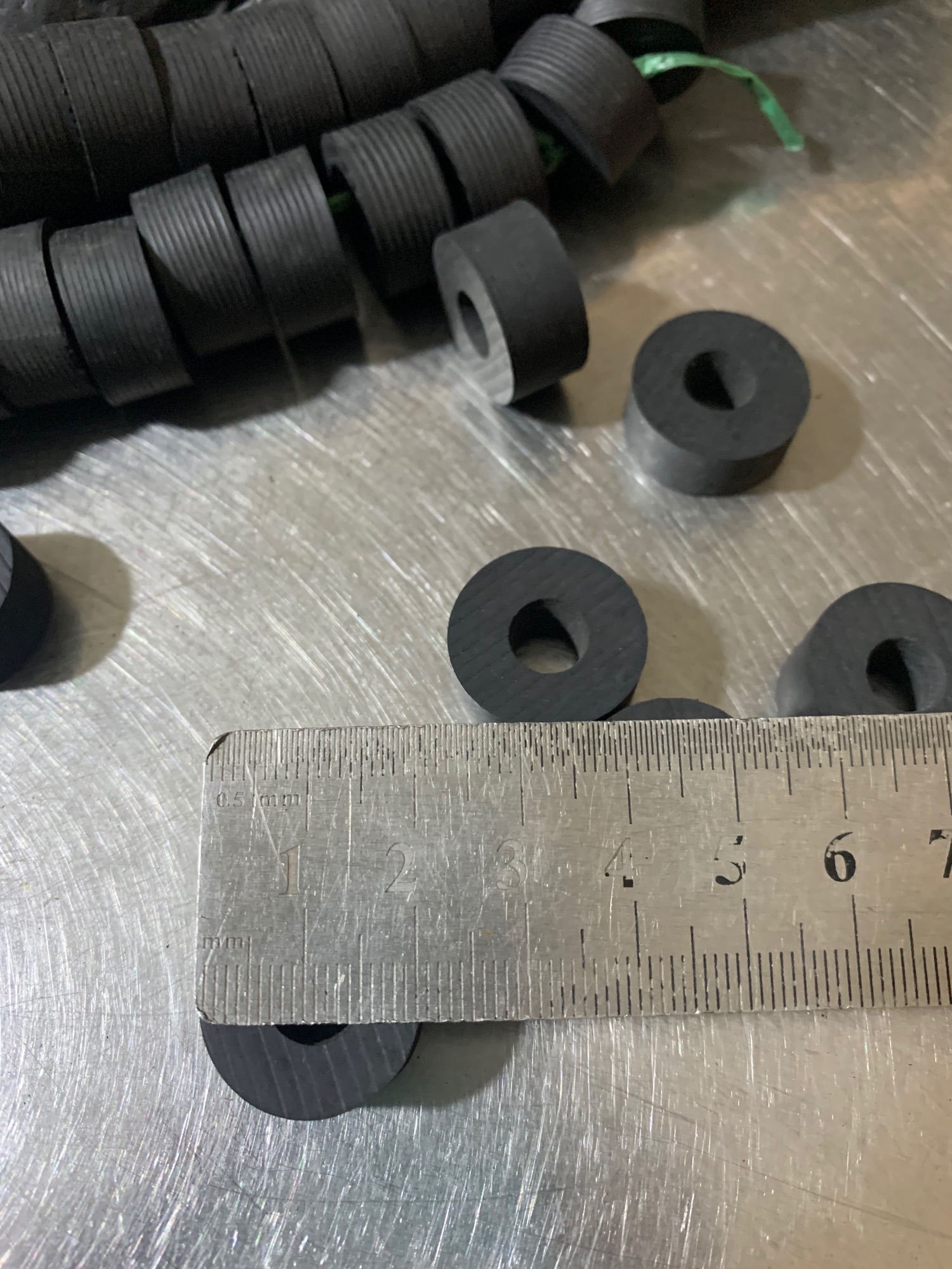 10 long đền cao su phi 20 dày 10 lỗ 10 (mm)