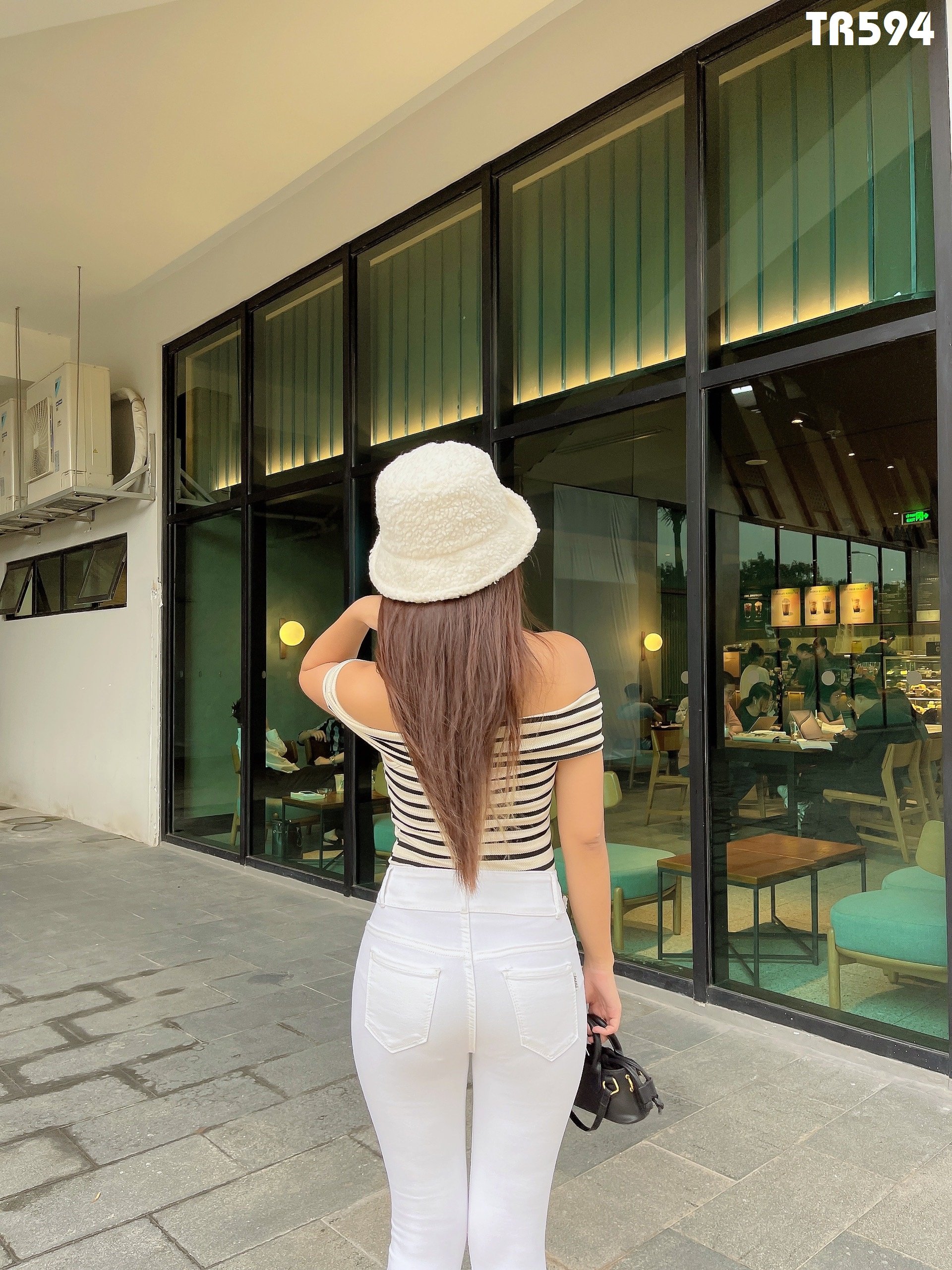 Quần Jeans Nữ Trắng Rách Lưng Cao Co Giãn