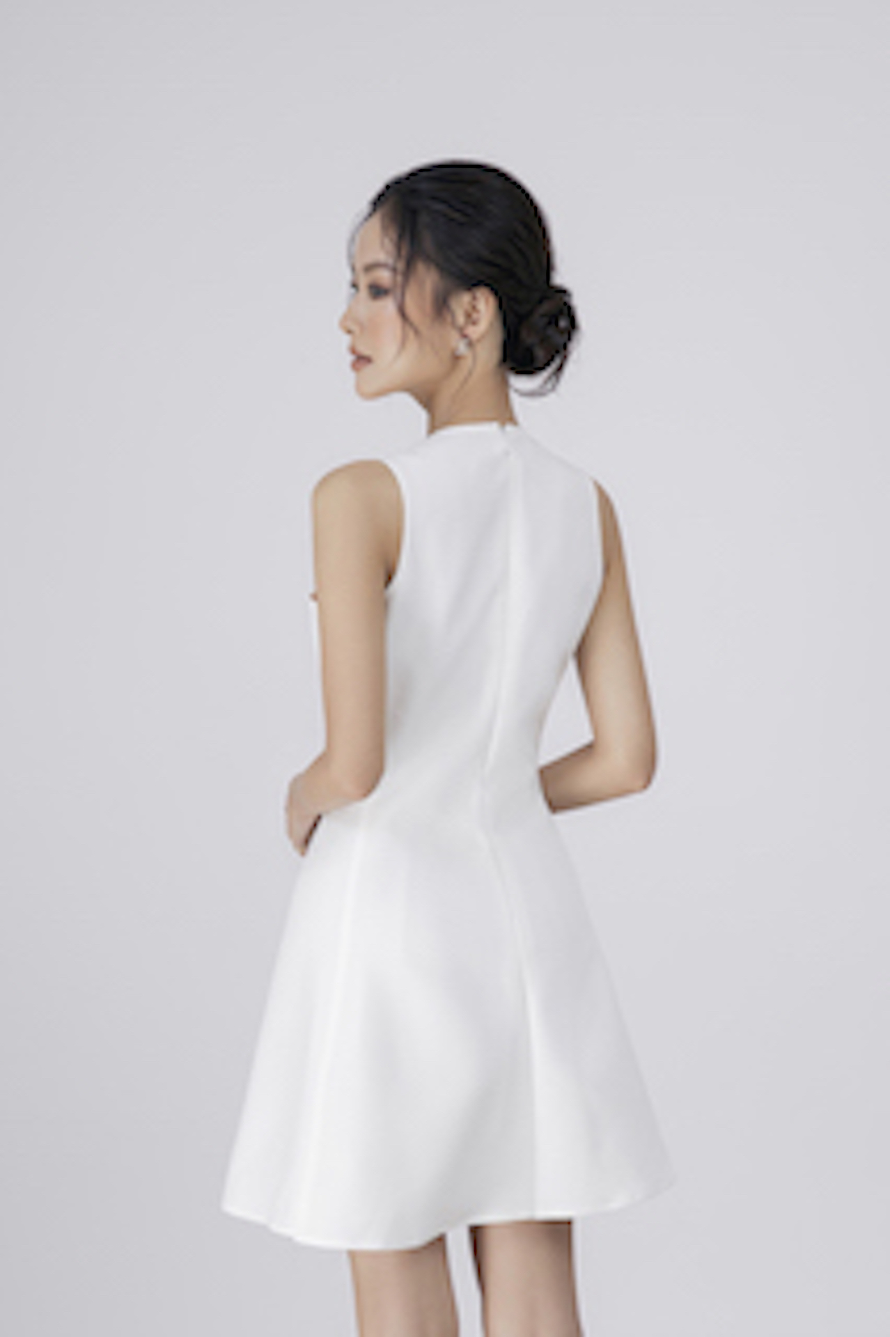 Des Fleurs Đầm liền thân trắng - Sisley Structured Dress