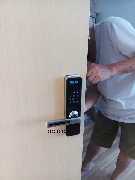 Khóa điện tử KR7153S PHGLock