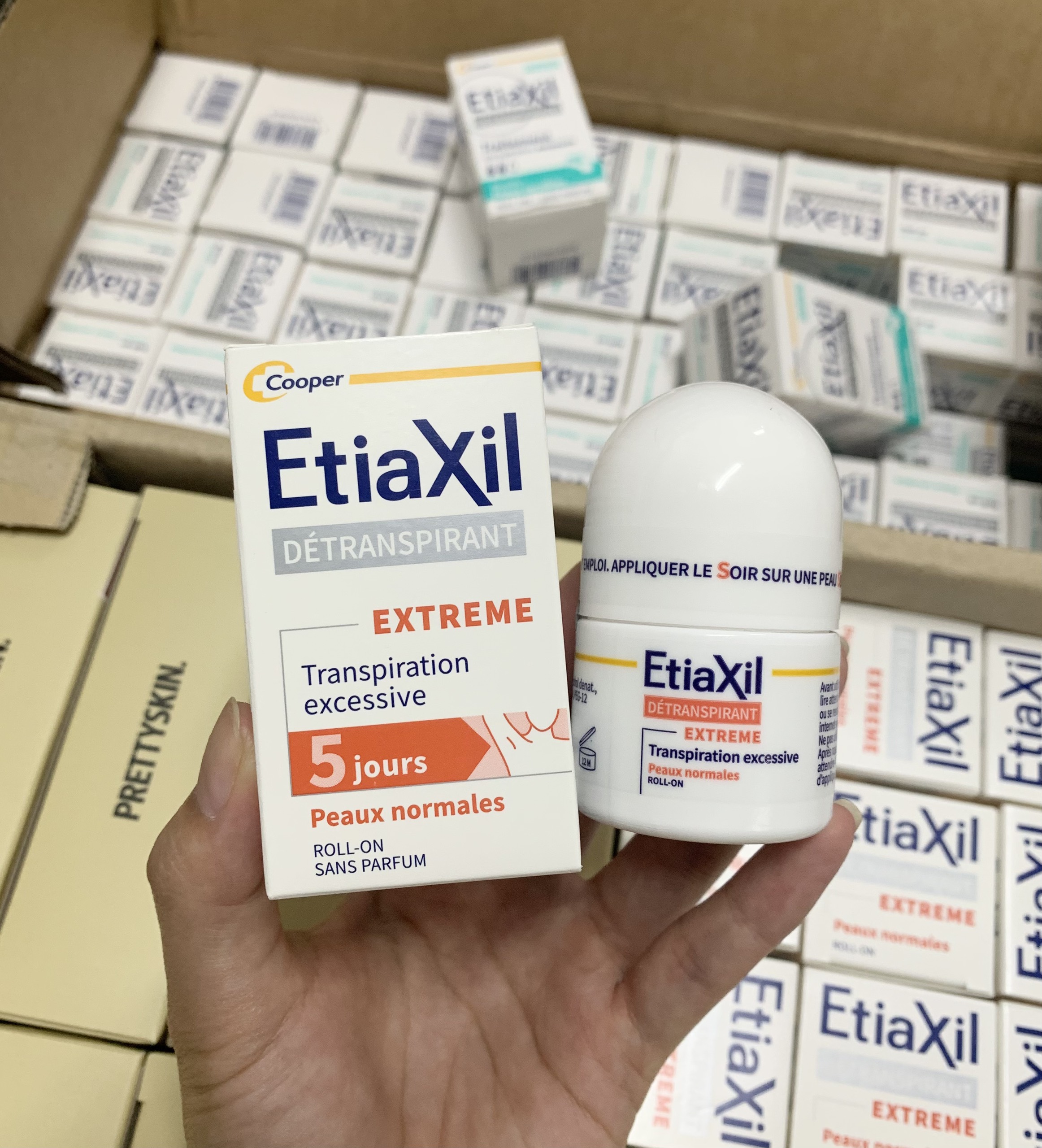 Lăn khử mùi Etiaxil dành cho da thường (Màu đỏ) 15ml