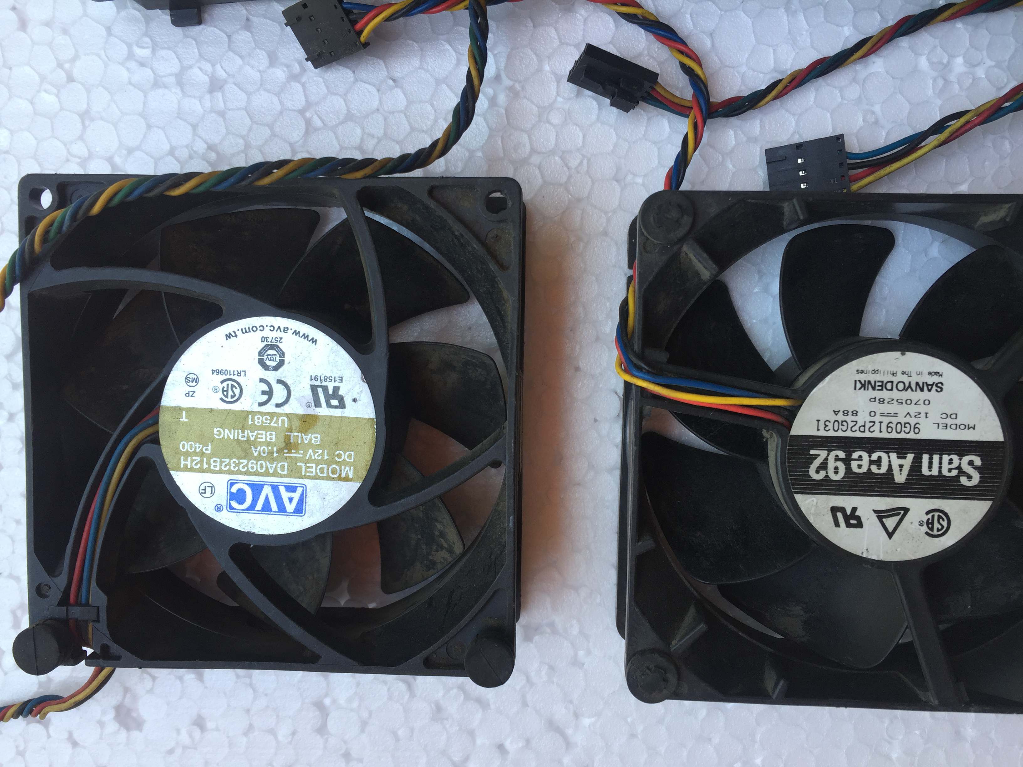 12v fan dimension 9 (9x9cm) fan current from 0.2a-0.5A