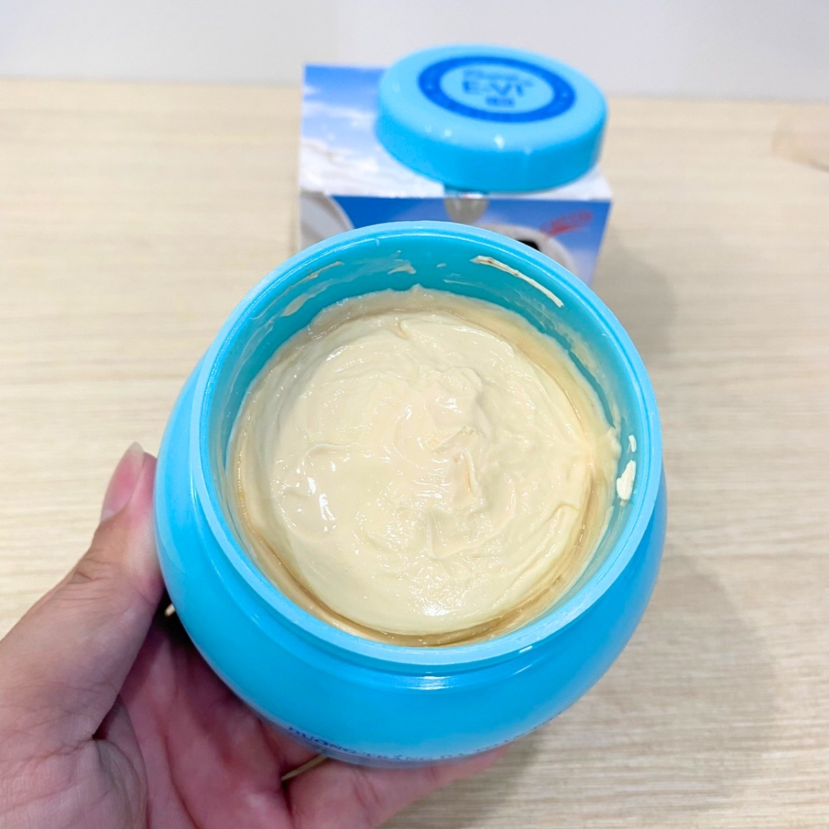 kem body siêu trắng cấp tốc tinh chất Sữa Bò Cao Cấp EVI (220g)