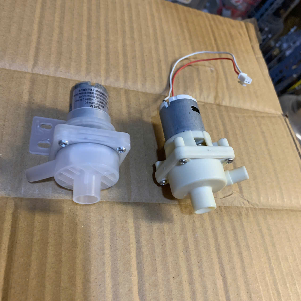 Bơm mini - mô tơ bơm nước bình thủy 8-12v