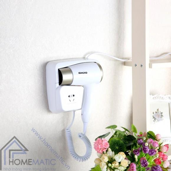 Máy sấy tóc treo tường tích hợp ổ cắm