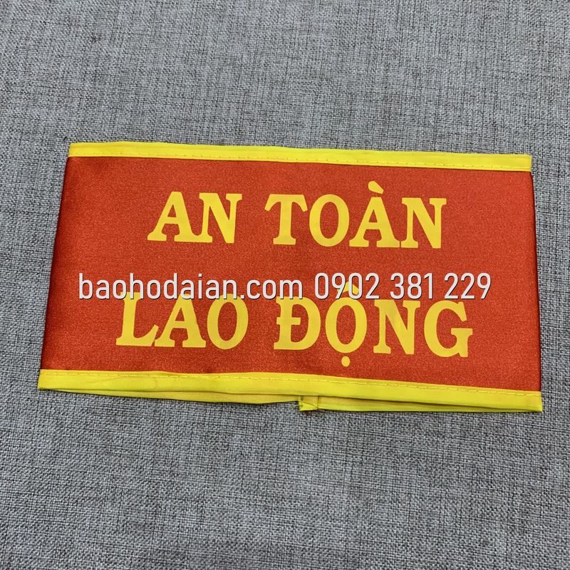Băng rôn khẩu hiệu đeo cánh tay
