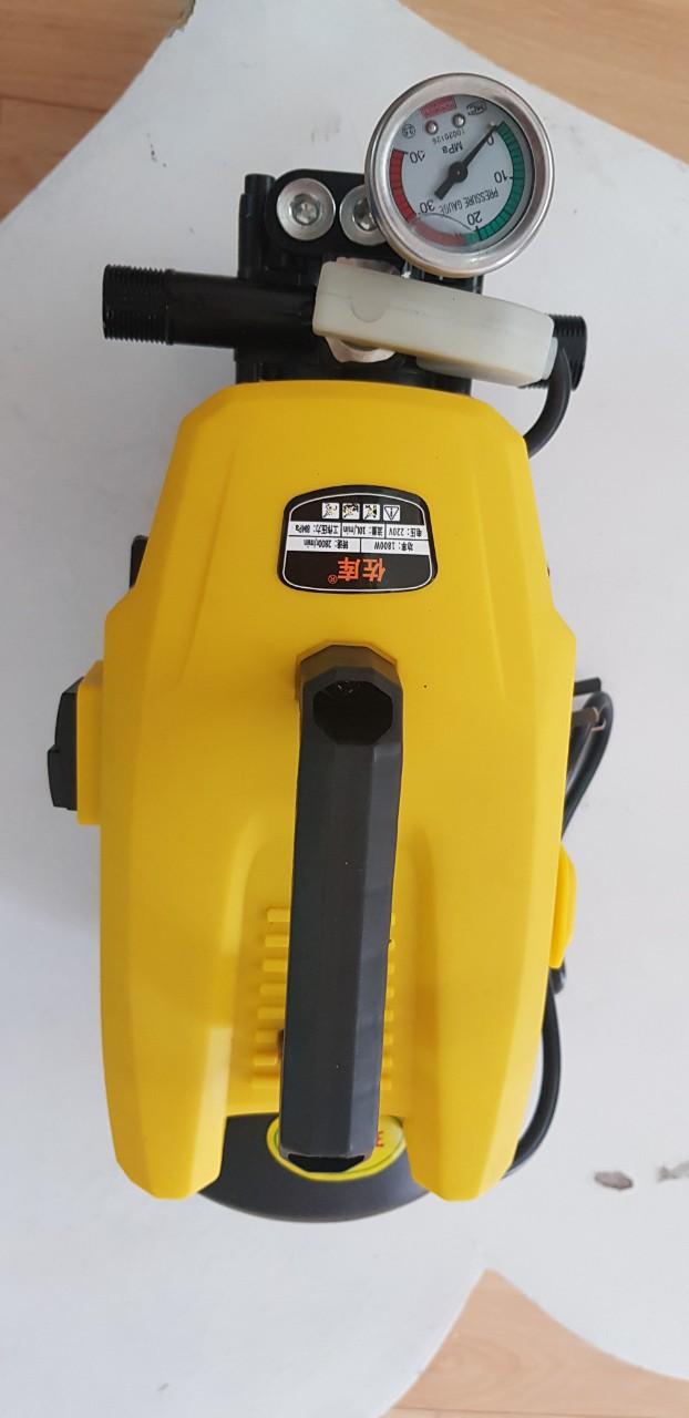 Máy rửa xe  áp lực cao - Tặng bình xịt tuyết