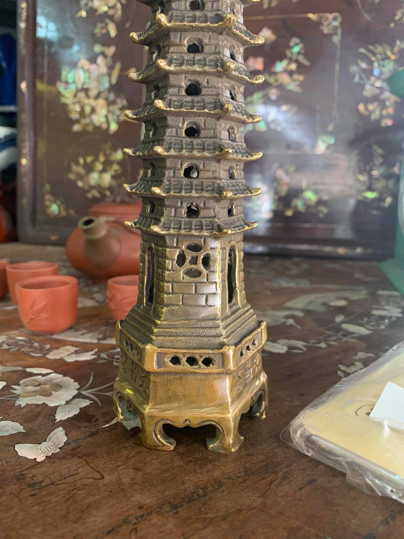 Tháp văn xương bằng đồng