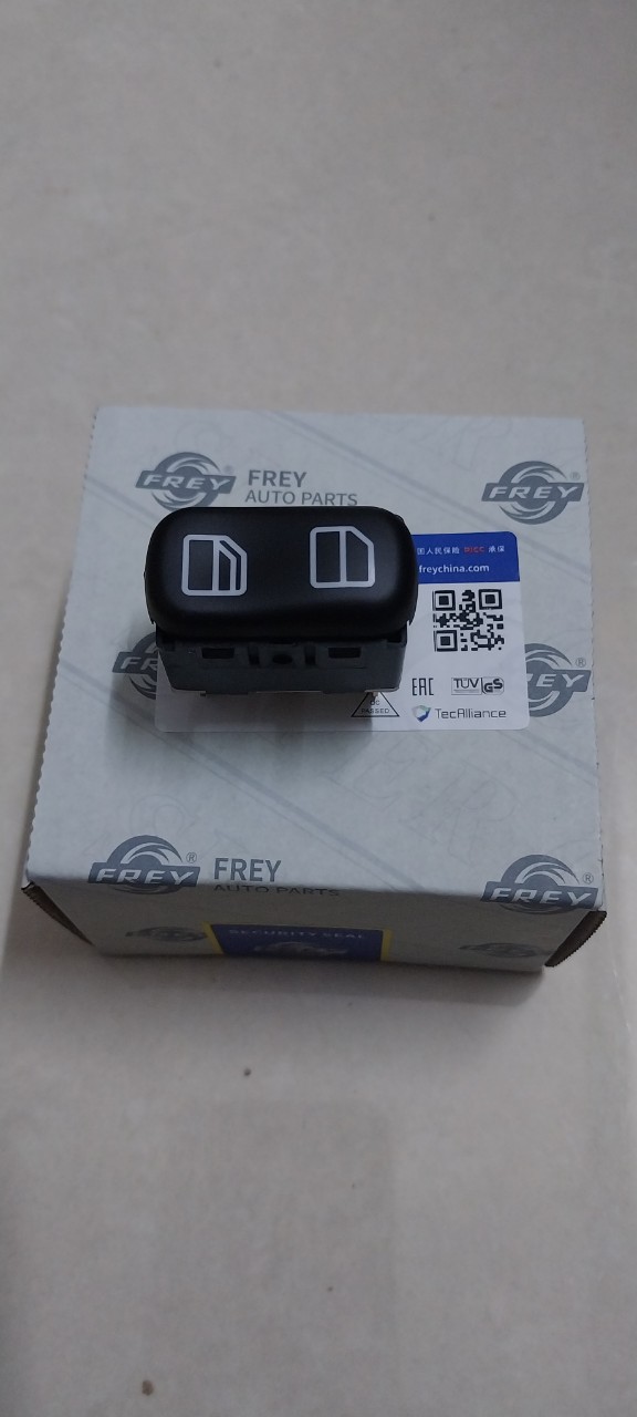 Công tắc điều chỉnh kính lên xuống xe mercedes sprinter 16 chỗ
