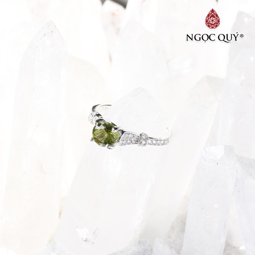 Nhẫn Bạc Đính Peridot Cao Cấp - Ngọc Quý