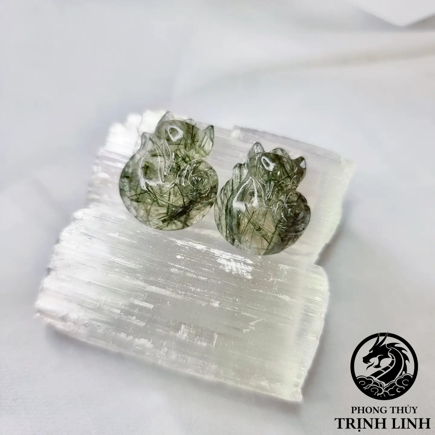 VÒNG CỔ CỬU VỸ HỒ LY THẠCH ANH TÓC XANH LÁ