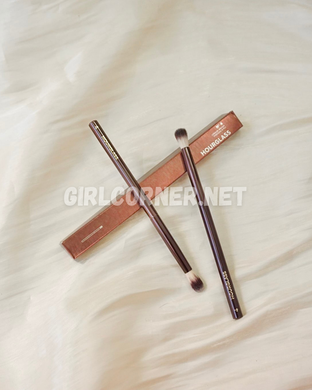 [HCM]Cọ blend mắt Hourglass N.4