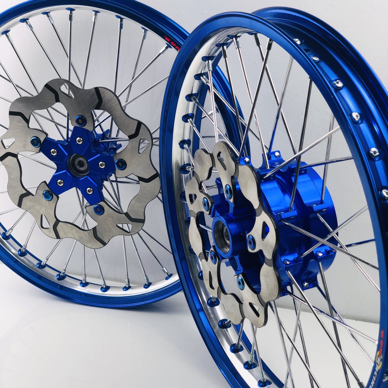 Bánh căm xe máy nhập khẩu  full set lắp ráp sẵn gắn cho các dòng xe phổ thông hiện nay, có nhân viên gọi tư vấn và xác nhận dòng xe khi bạn mua hàng-bánh căm xe máy giá rẻ-bánh căm exciter giá rẻ-bánh căm đùm khế