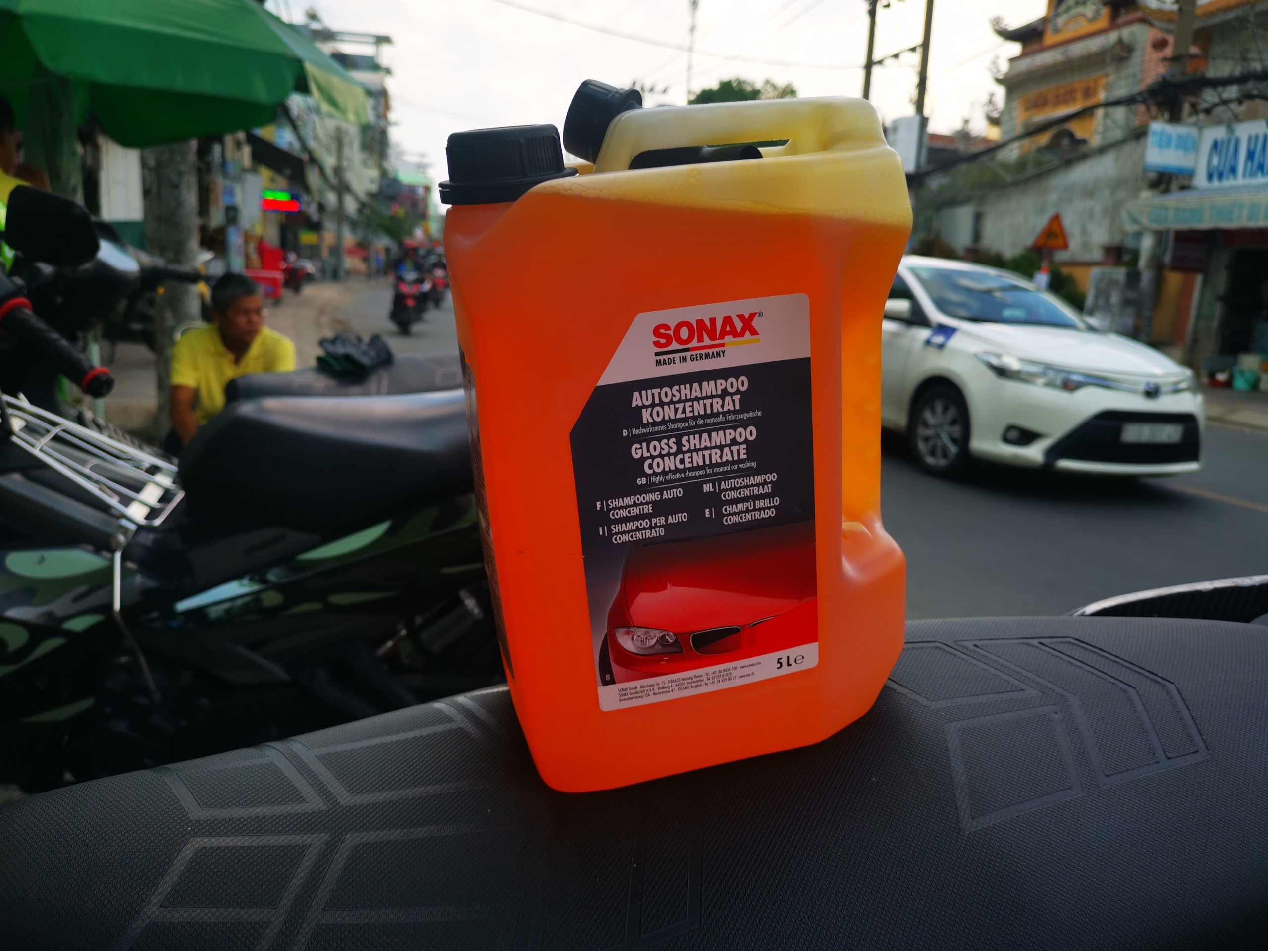 [HCM]Nước Rửa Xe Sonax Gloss Shampoo concentrate 314500 5 lít