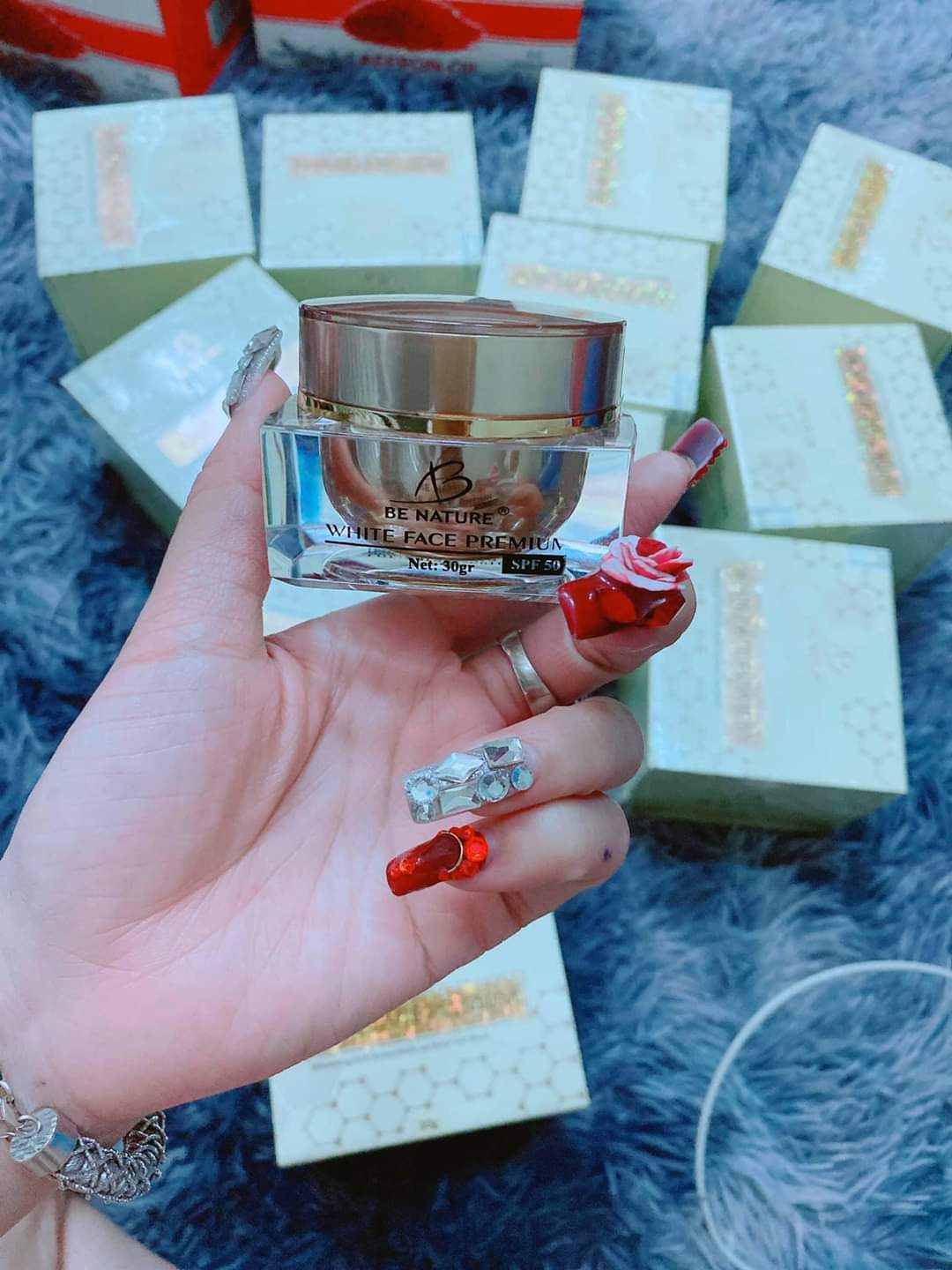 kem duong ban ngay White face premium