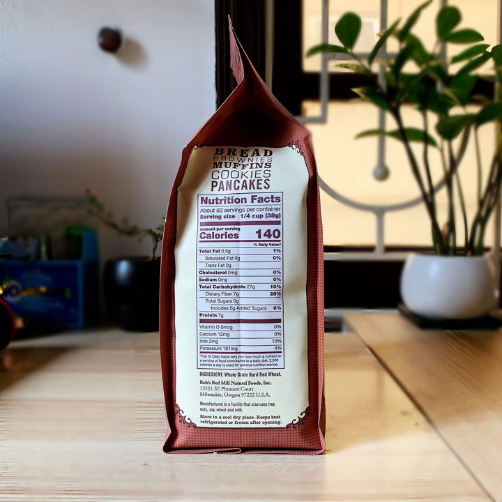 Bột mì nguyên cám Bob's Red Mills 2,27kg